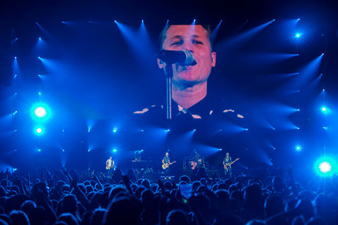 Hecht thrilled 13,000 fans at Zurich’s Hallenstadion (photo: Louise Stickland)