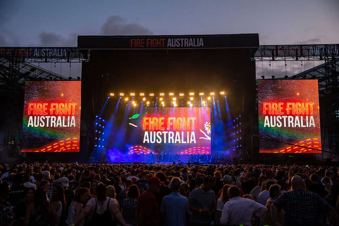 Raising funds for bushfire relief at Sydney’s ANZ Stadium (photo: Louise Stickland)