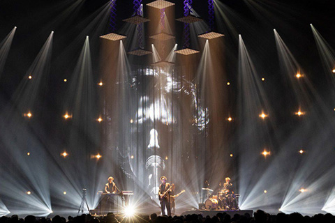 Tamino on stage in Antwerp (photo: Picturesk)