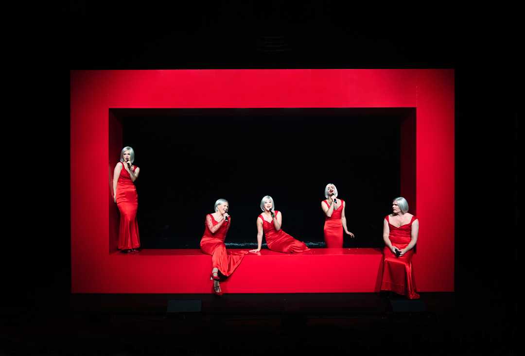 Love Songs is described as a ‘sentimental love bomb’, a musical evening depicting love in all its forms