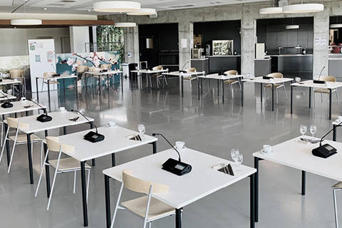 Forty-eight wireless stations have been purchased by Swing for sales or rental