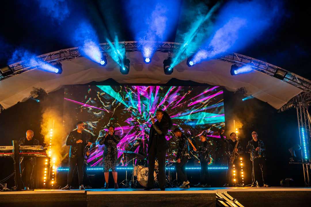 Live entertainment in Loseley Park  (photo: Louise Stickland)