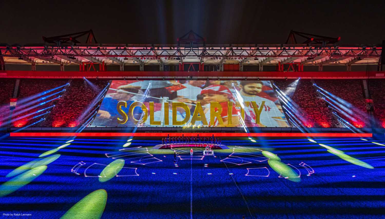 A spectacular televised show was staged in the empty G. Karaiskakis Stadium (photo: Ralph Larmann)
