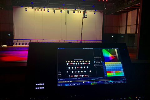 The lights are controlled by five ETC Gio @5 consoles supplied by Controllux (photo: Kuno van Velzen)