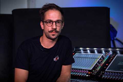 FOH engineer Tomas Ždanovičius