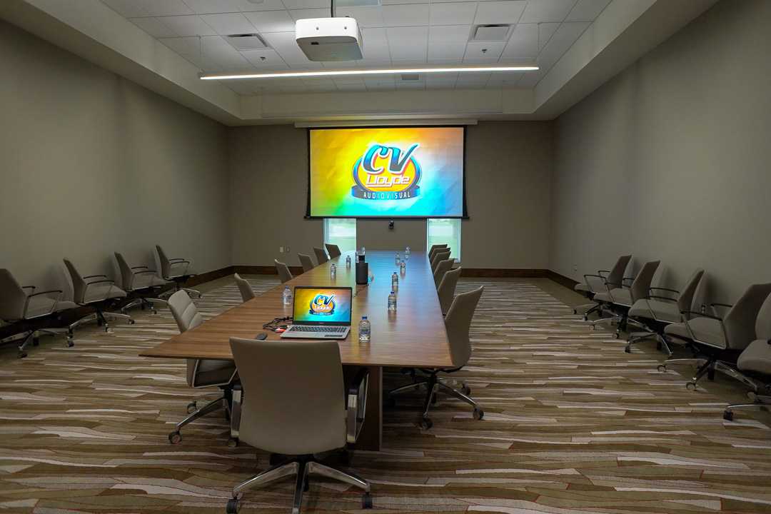 The complex features nine fully reconfigurable rooms