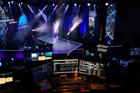 Lighting designer Eran Klein chose an all-Robe moving light rig (photo: Yael Ilan)