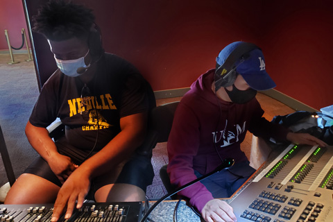 ULM School of Visual and Performing arts students