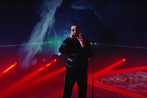 Apache 207 performs Angst