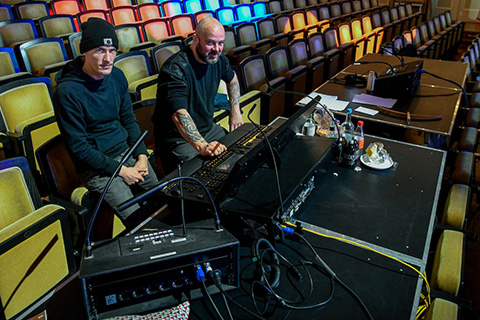 Wizard of Oz lighting designer Johannes Zink (left) with Staatsschauspiel’s head of lighting and video, Andreas Barkleit (photo: Sebastian Hoppe)