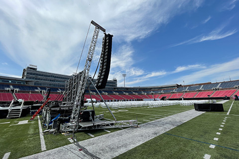 Alford Media fielded two hangs of 16 WPC, run in 1-box resolution from iKON iK42 amps and hung from PA towers