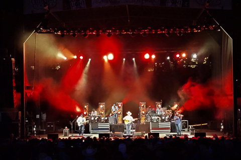 Cody Johnson plays Canyon Lake, Texas