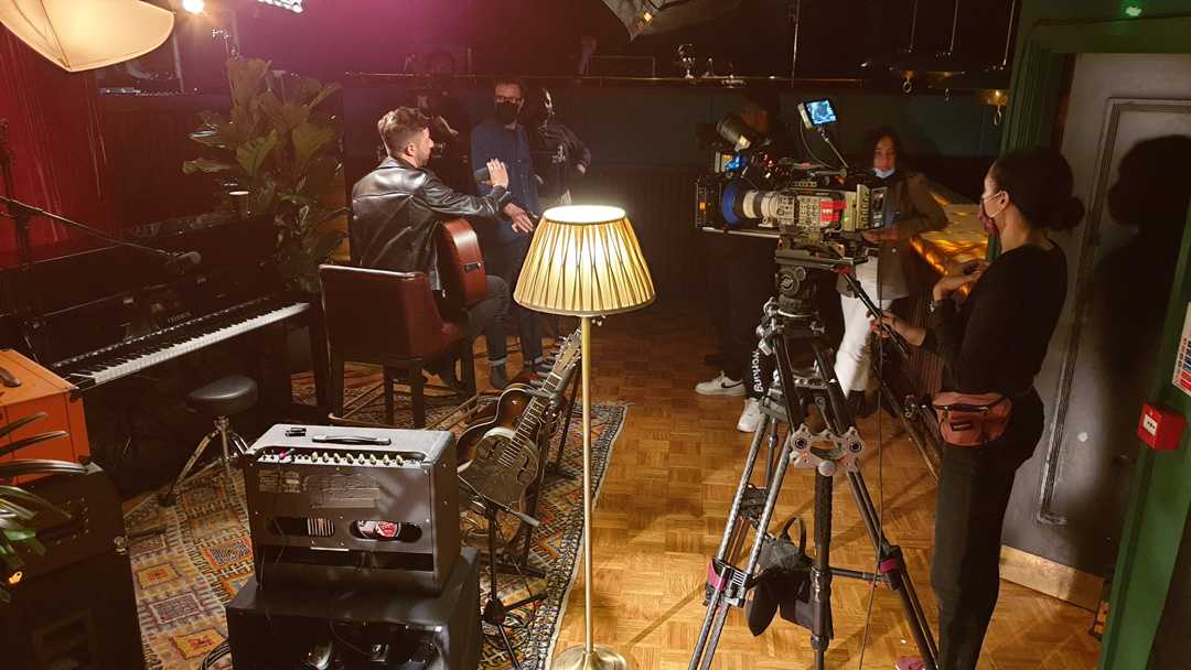 Many of the episodes are filmed at Mola’s London TV studio