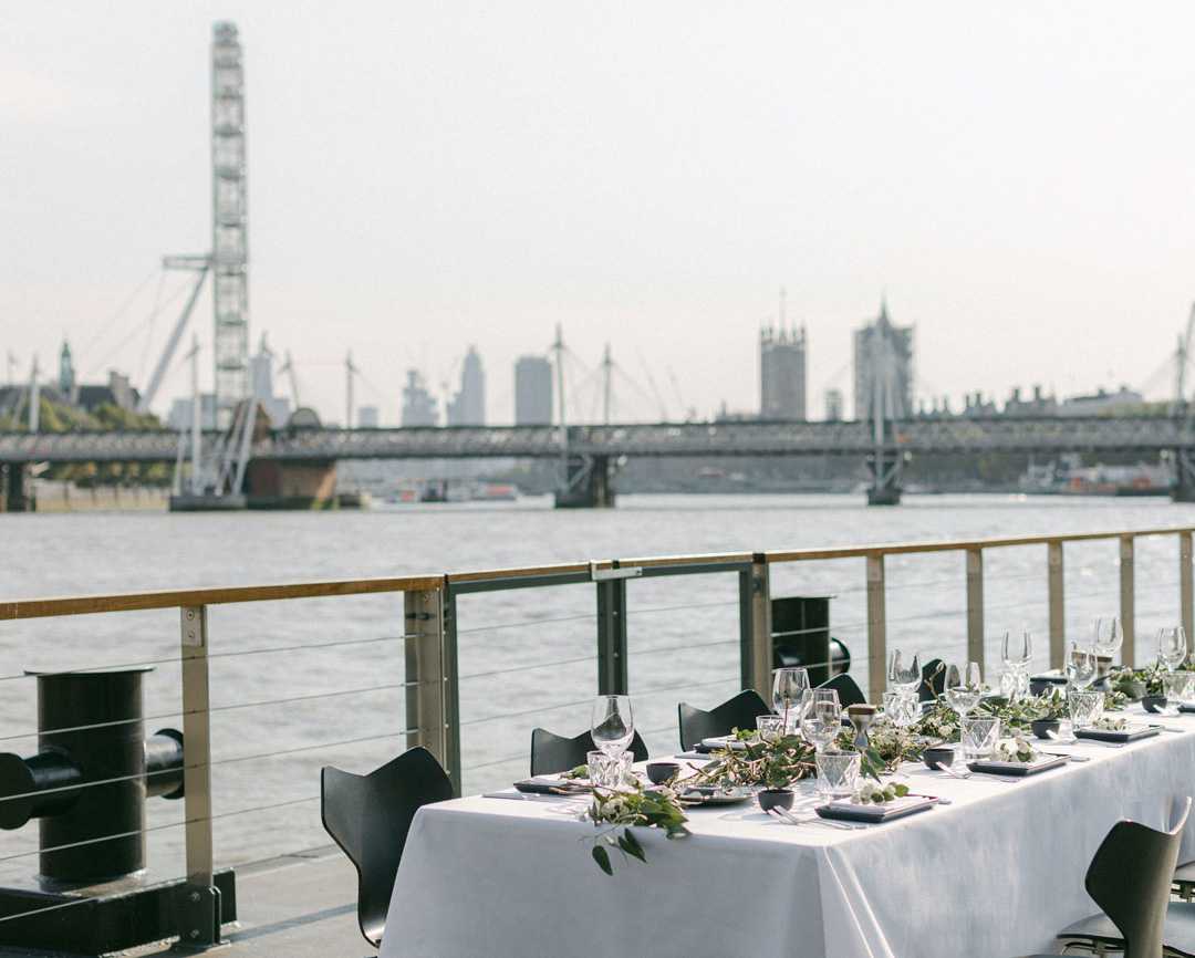 Facilities include a tasting room and bar alongside 140m of private river moorings