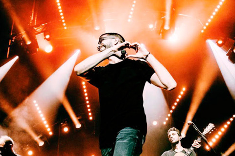 The tour's lighting rig was designed by Ronen Najar