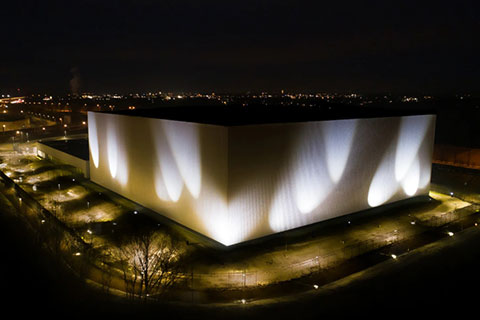The art installation, which debuted on 20 January 2021, is visible every morning and evening (photo: Rijksmuseum/Cris Langemeijer)