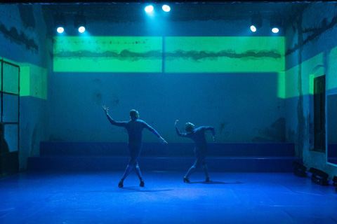 Agua was performed with a specially rigged array of fixtures from Vari-Lite