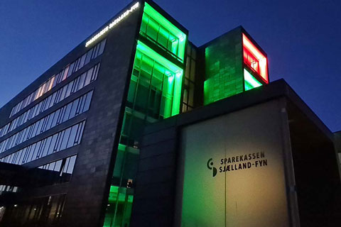 DLT’s vision was to create a luminous framework that compliments the building's architecture