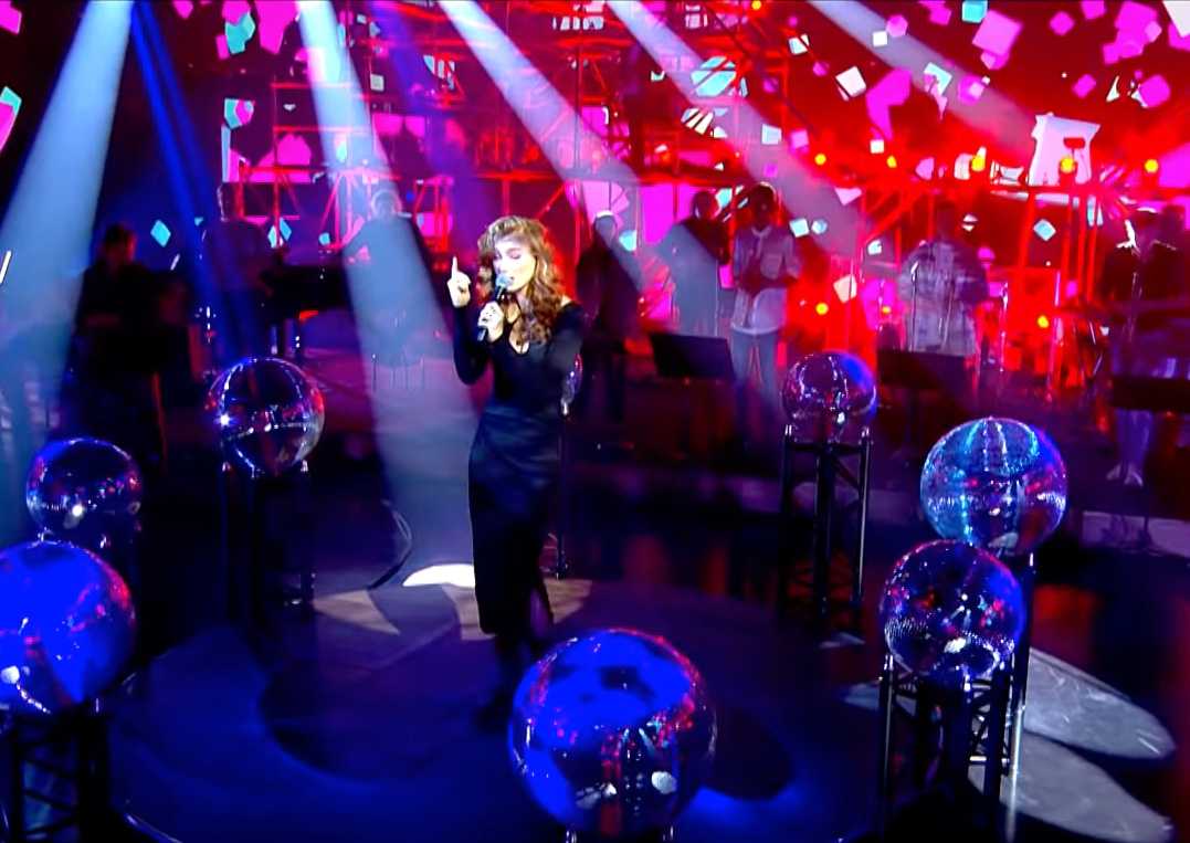 Every week a famous artist takes the stage accompanied by the Sven Hammond Big Band