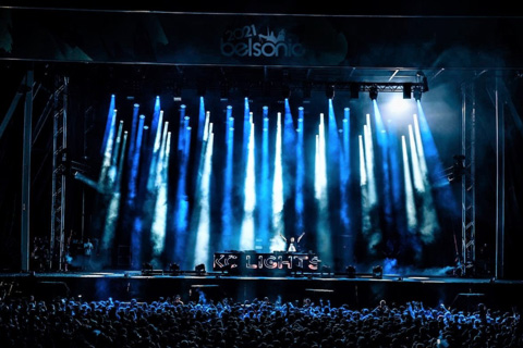 The Scottish born artist has once again been able to connect to fans in person