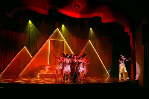 Dustin L. Derry’s design featured COLORado 2-Quad Zoom Tour fixtures