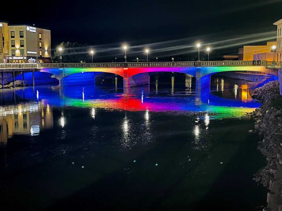 The lighting system includes more than 200 Martin Pixline 20 linear LED fixtures