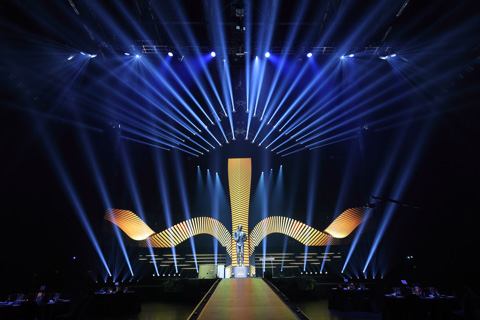 The set, lighting and visuals were designed by LD Jason Steel and Simon Garrett of Big Picture (photo: Deane Cohen)