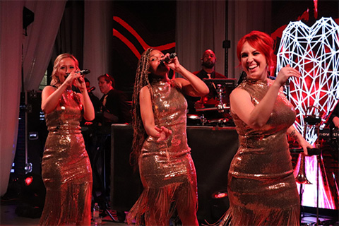 In demand - The Phunky Monkeys