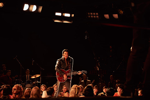 Elvis is now playing in theatres nationwide (© 2021 Warner Bros, Entertainment Inc)