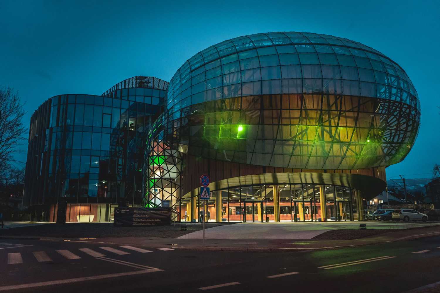 The six-storey, multi-functional venue provides commercial and entertainment facilities