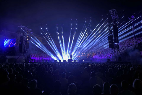 This year's event, honouring Pascal Obispo, took place in the Temperas Arena in Alès (photo: Léon Van Empel)