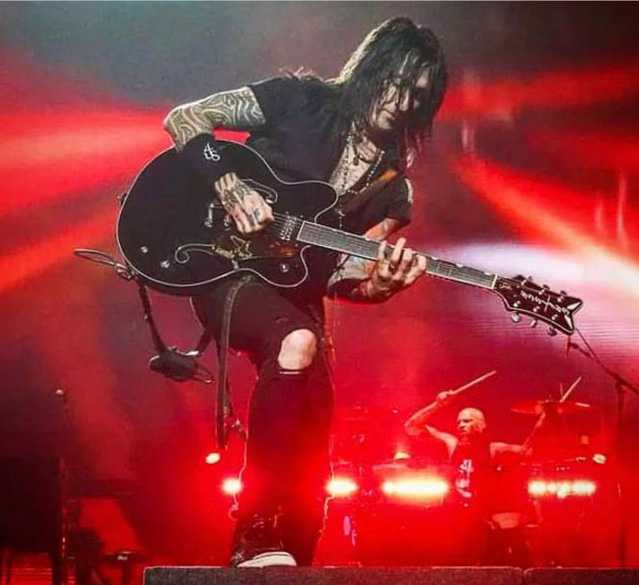 Richard Fortus joined Guns N’ Roses in 2001