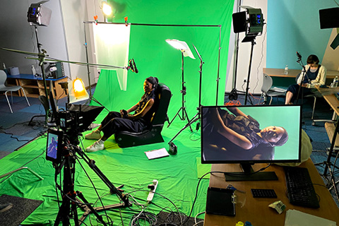 Visitors accidentally find themselves on a rescue mission to Mars