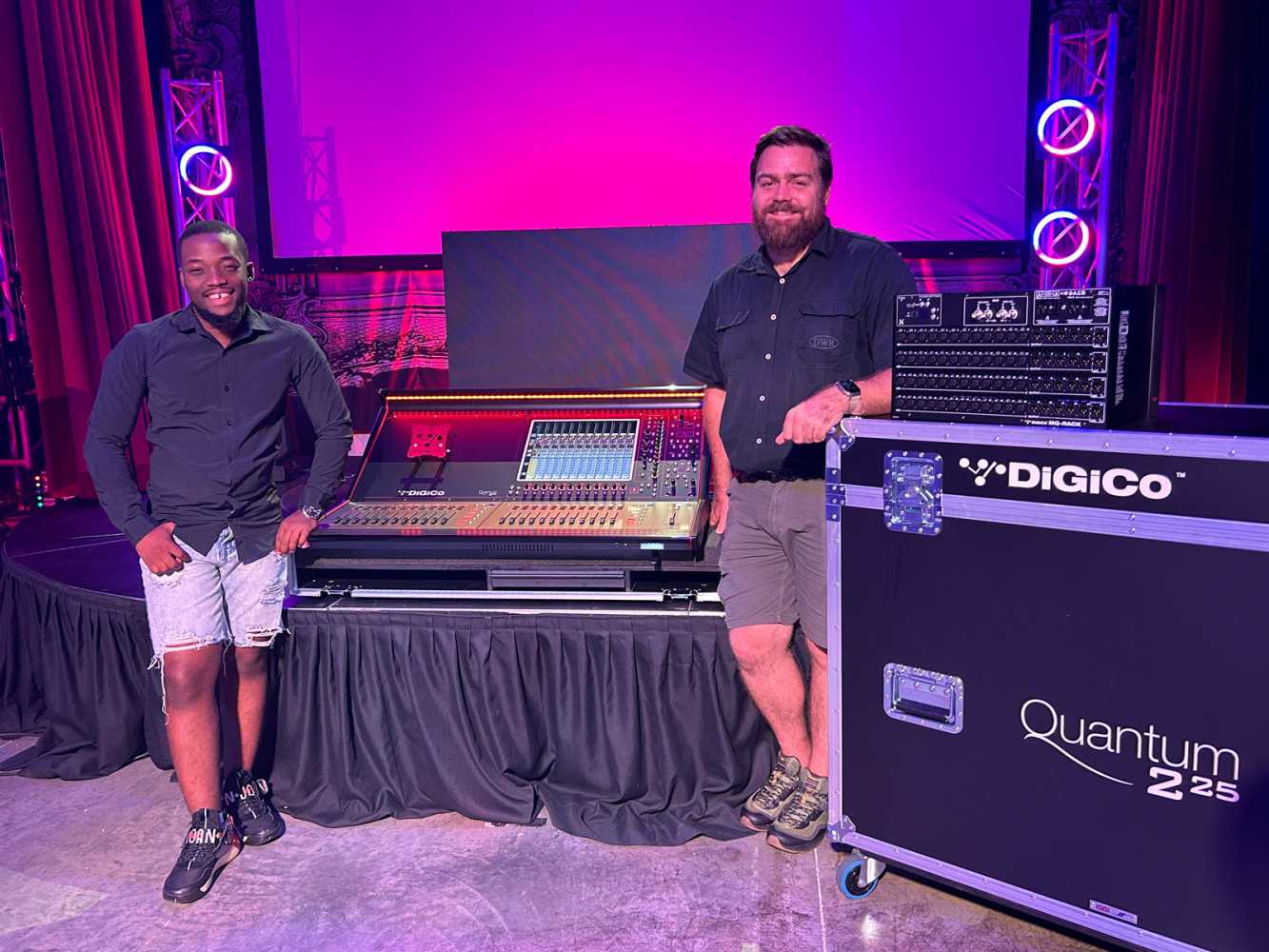 Simphiwe Mhlanga (aka Smooth) with Kyle Robson of DWR.