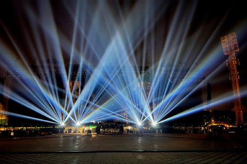 The lighting and special effects equipment was provided by BOTW of Pomezia