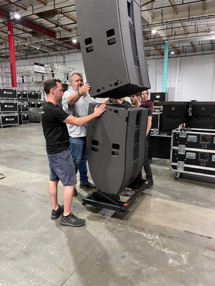 Steve Thom (system engineer, Dream Theater) and Marcus Ross (L-Acoustics) prepare for the road