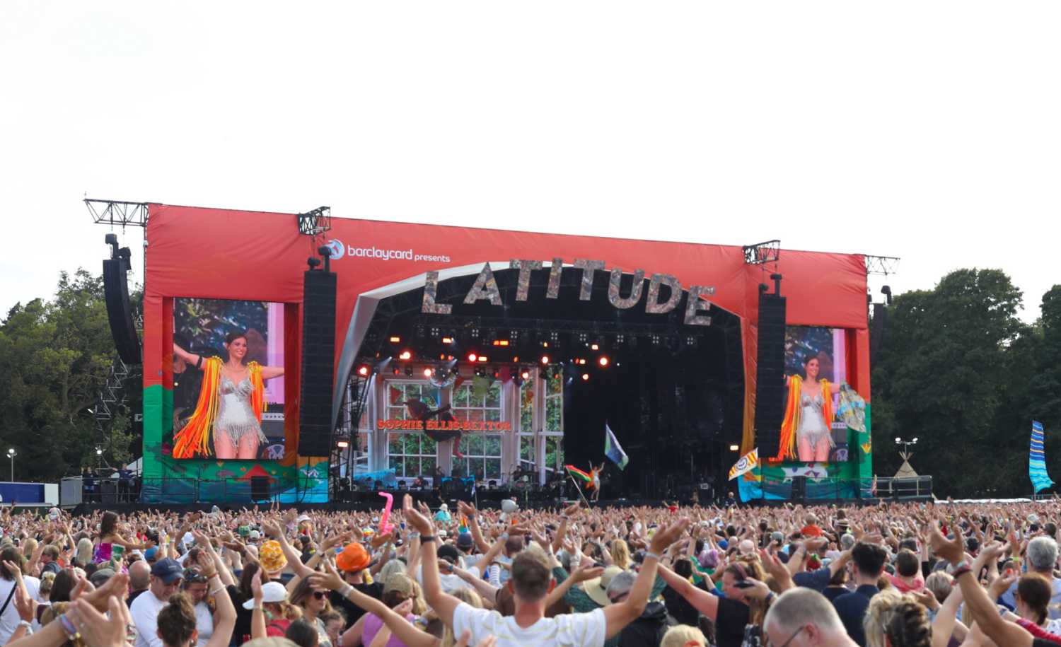 Sophie Ellis Bexter plays Latitude Hippotizer Boreal+ MK2 pumps up Puerto Rico’s Latin Urban Music Awards