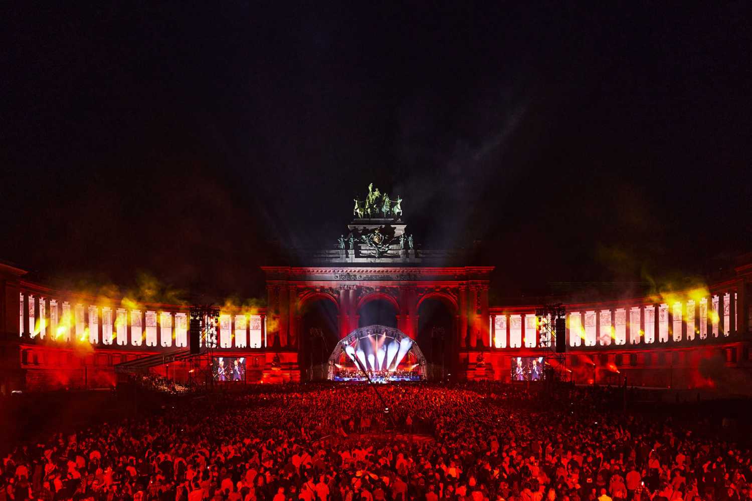 The event was staged in front of the magnificent Cinquantenaire Arcade (photo: Olivier Anbergen/Melting Prod)
