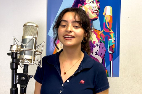 An OSCA student puts the MXL-890 through its paces