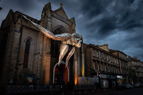 Skywalker Gibbon on the front of King’s Hall, Newington (photo: Adrian Bell)