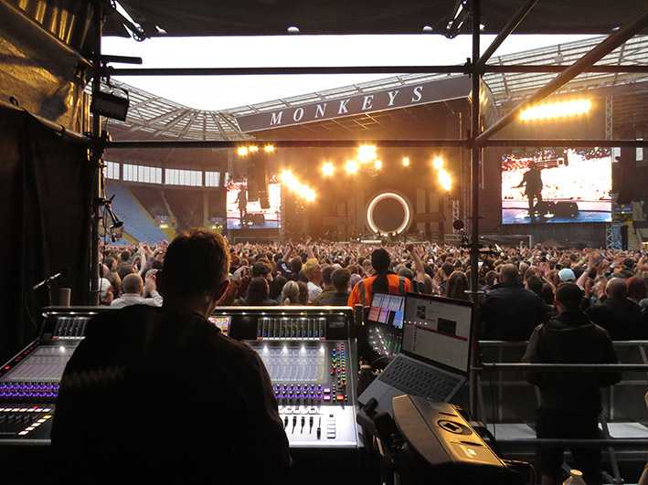 The band’s engineers, Will Doyle and Matthew Kettle, have relied on DiGiCo consoles provided by Solotech