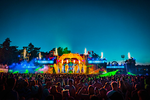 Sunrise over De Lilse Bergen (photo: Keyani Immens)