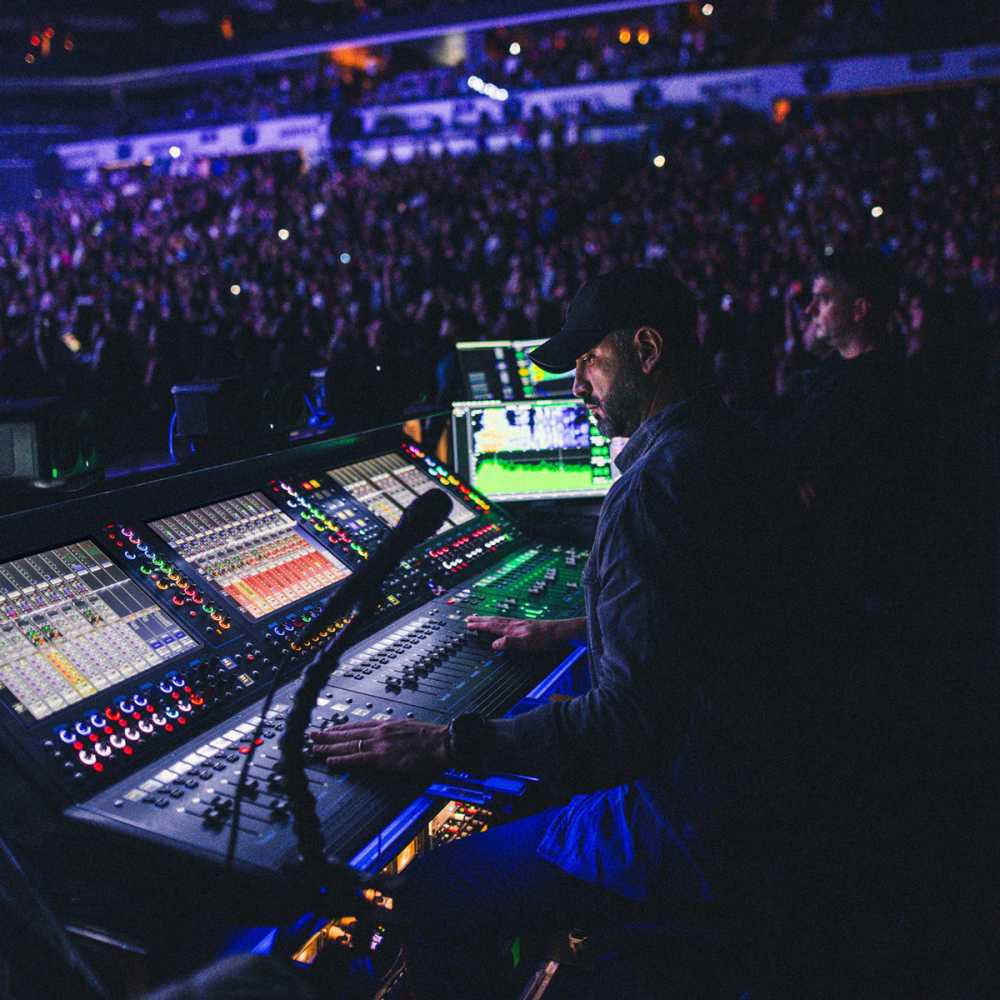 German Tarazona and monitor engineer Juan David Medina are both using the SoundGrid Qrec app at FOH and monitors