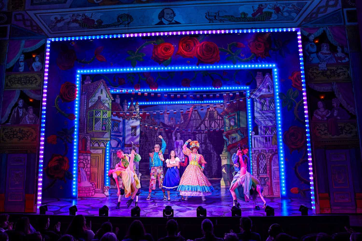 Beauty and the Beast at The Capitol (photo: Brinkhoff/Moegenburg)