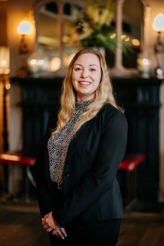 Ashton Gold - account manager