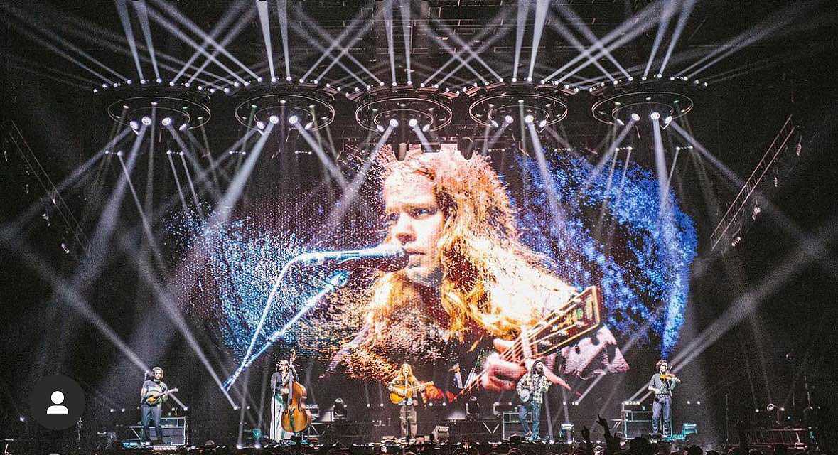 Billy Strings in space (photo: @actennille)